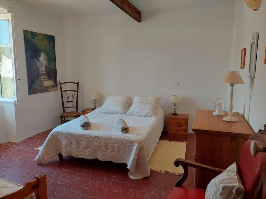 Maison De Cesar Saint-Saturnin-d'Apt Buitenkant foto
