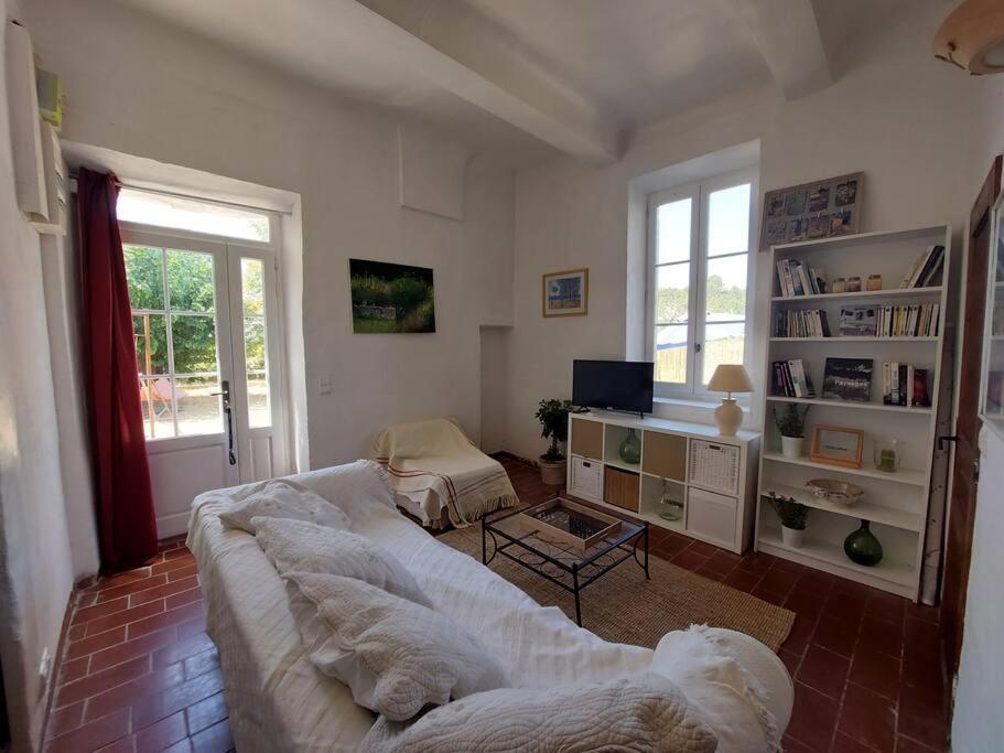 Maison De Cesar Saint-Saturnin-d'Apt Buitenkant foto